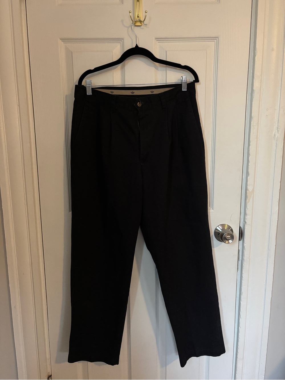 Vintage Pleated Docker Pants in Black/Navy